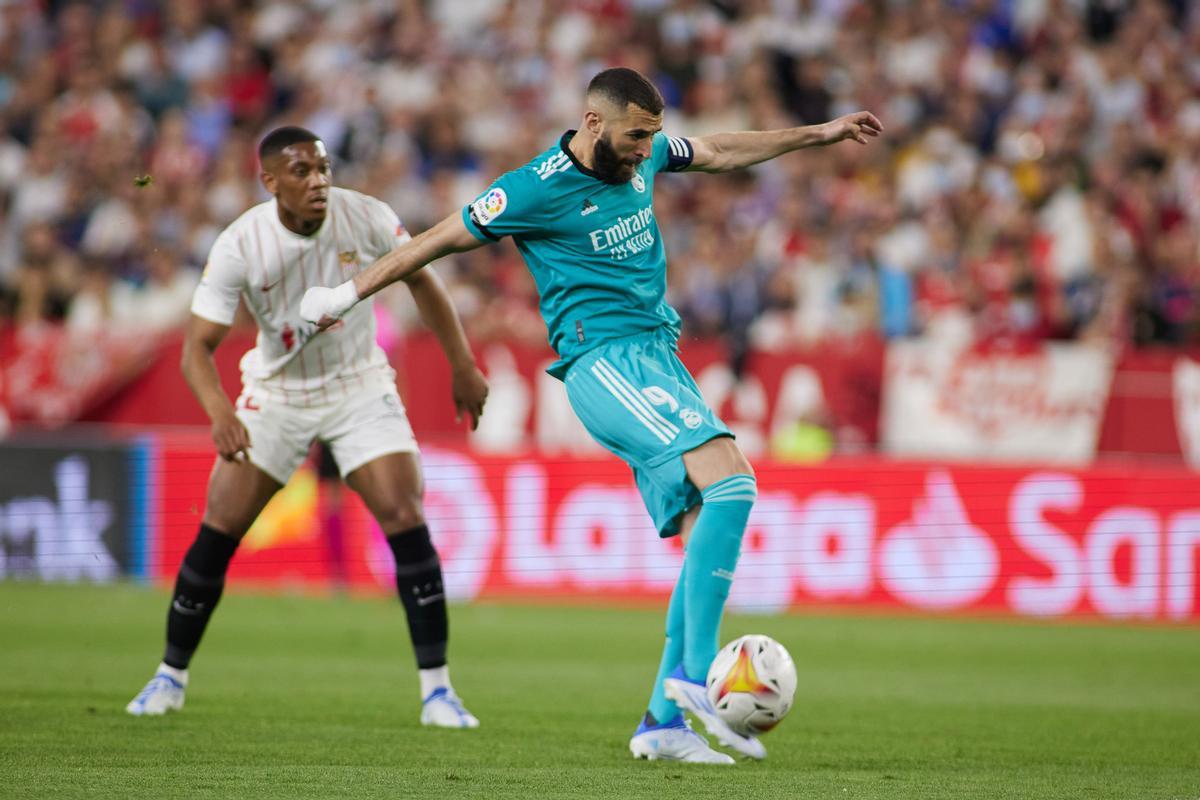 Benzema regresa a los entrenamientos con el grupo