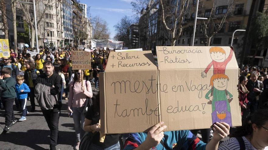 Els sindicats convoquen una setmana de vagues al març i Educació s’obre a millorar l’oferta salarial