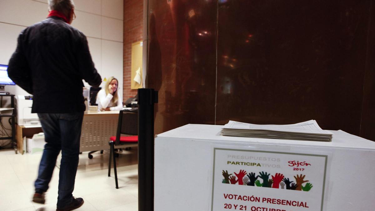 Una de las urnas utilizadas en la experiencia piloto de presupuestos participativos de 2016.