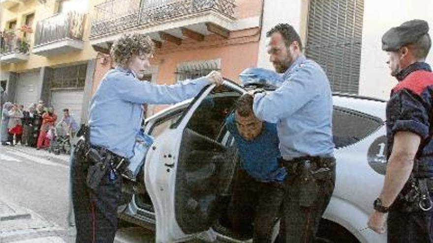 L&#039;any 2014 els Mossos d&#039;Esquadra van iniciar les detencions dels responsables del grup criminal.