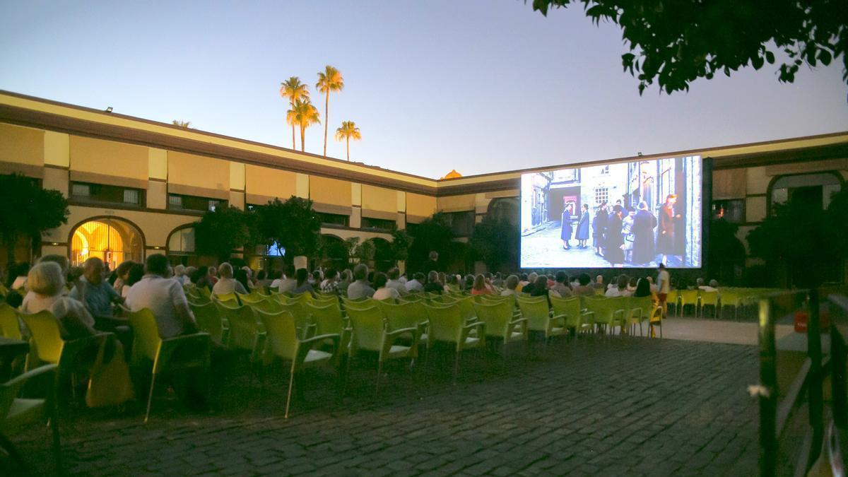 Cine de verano en la Diputación de Sevilla en una imagen de archivo.