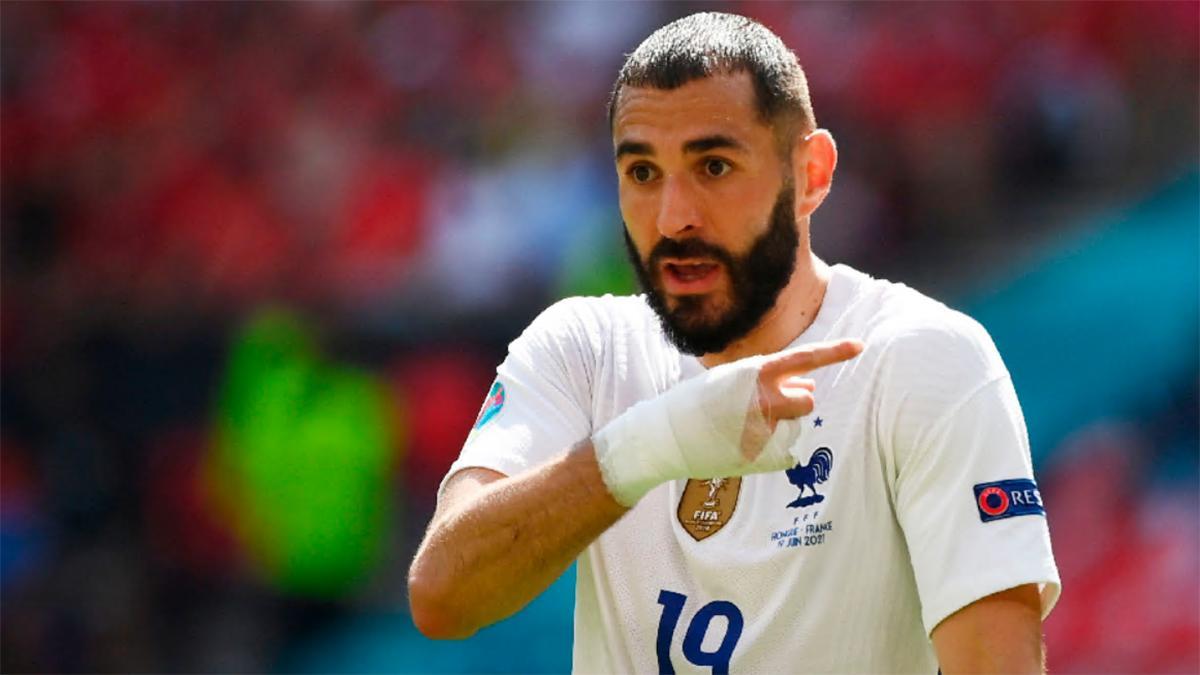 Deschamps: Le he dicho a Benzema que tengo confianza en él