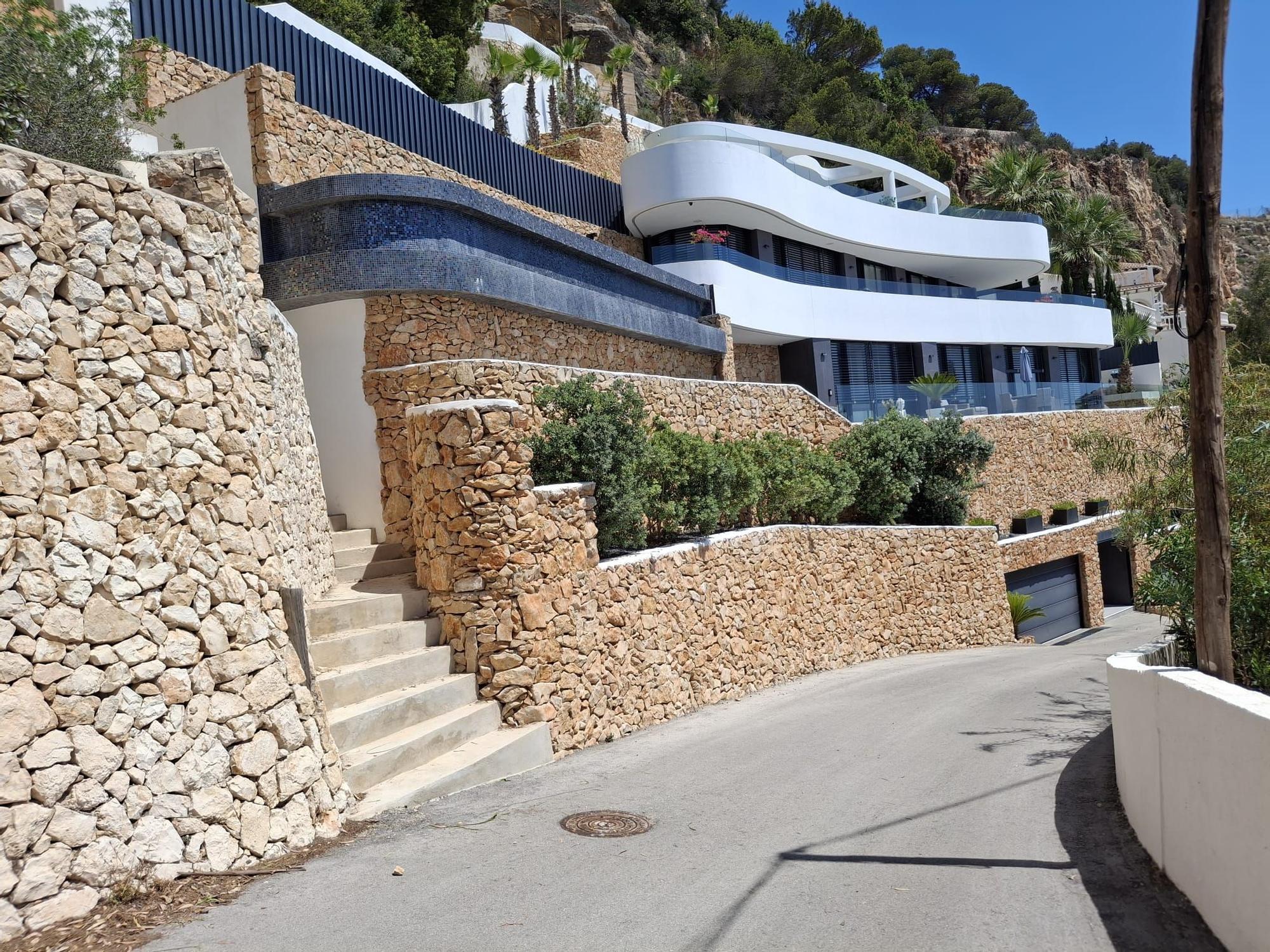 Así es la escalera pública recuperada por Xàbia: extraordinarias vistas