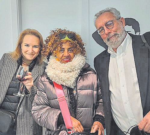 Beatriz Álvarez, Regina do Santos y Bernardo Paz.