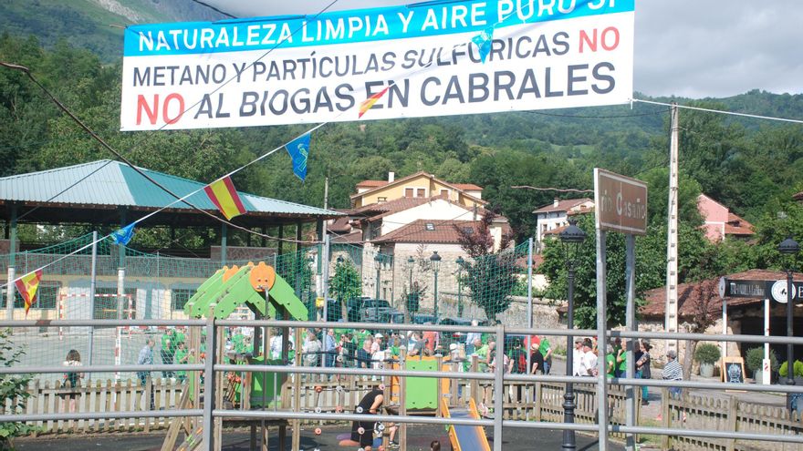 Manifestación contra la planta de biogás en Arenas de Cabrales