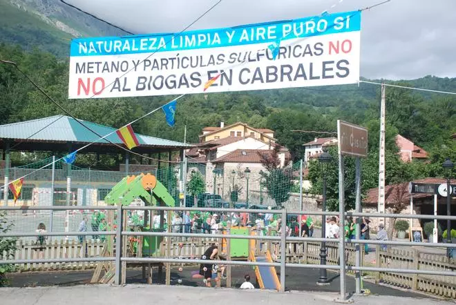 Manifestación contra la planta de biogás en Arenas de Cabrales