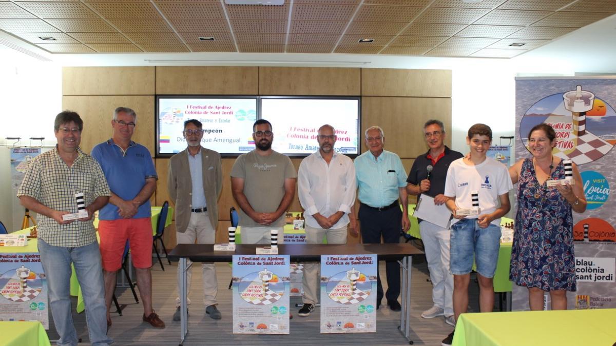 Campeones del I Torneo Amateur de la Colonia de Sant Jordi.