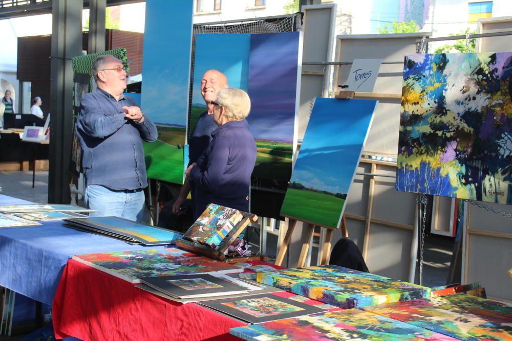 Figueres rep riuades de gent a les fires de carrer