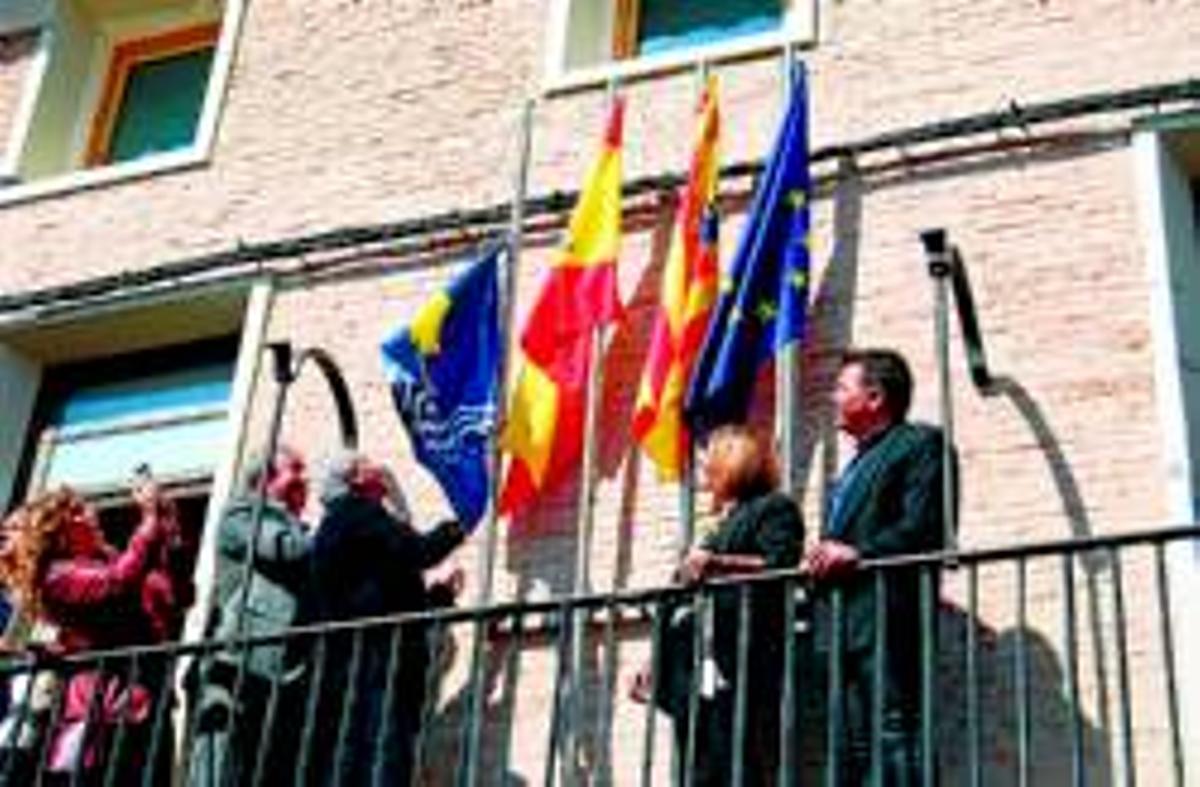 Villamayor presentó su bandera y su escudo