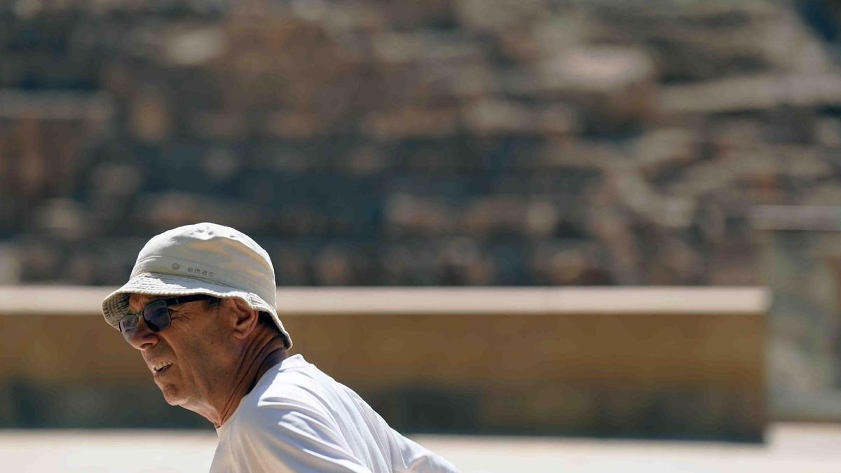 Días de intenso calor. En la imagen, un turista en el Centro de Málaga