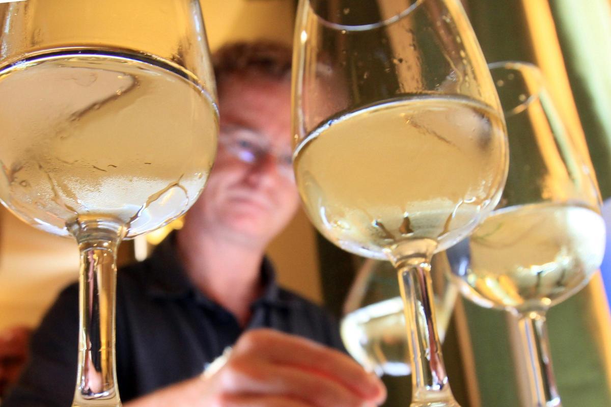 Varias copas de vino.