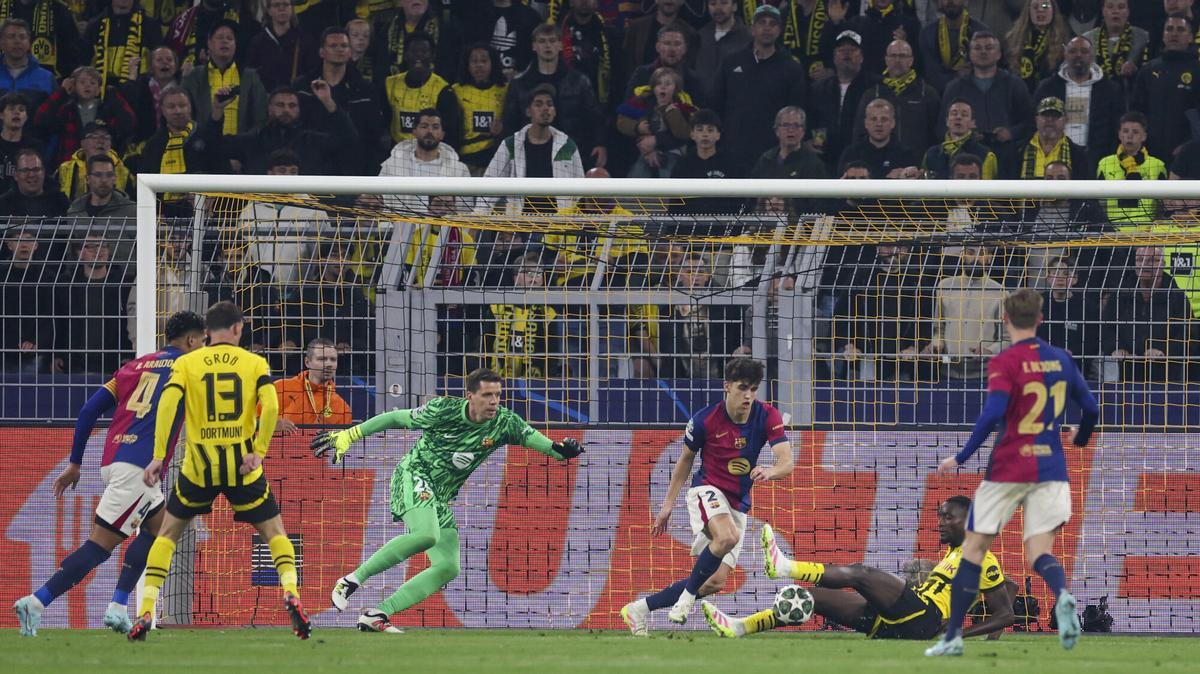 Jugada de ataque del Borussia en la primera mitad.