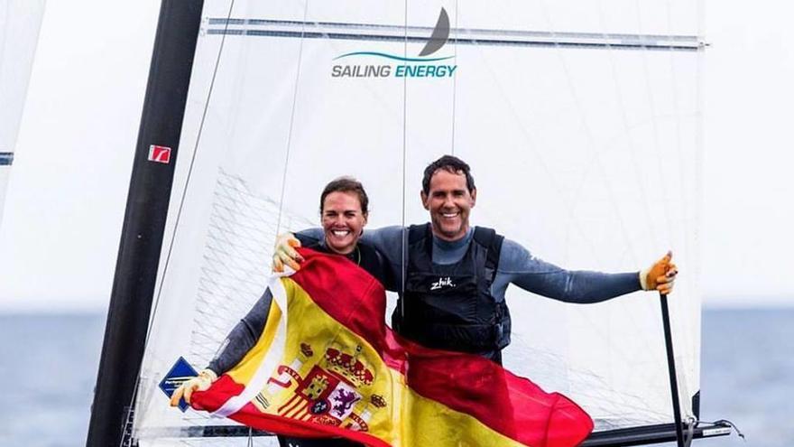 Pacheco y Betanzos, tras finalizar la regata. // FDV