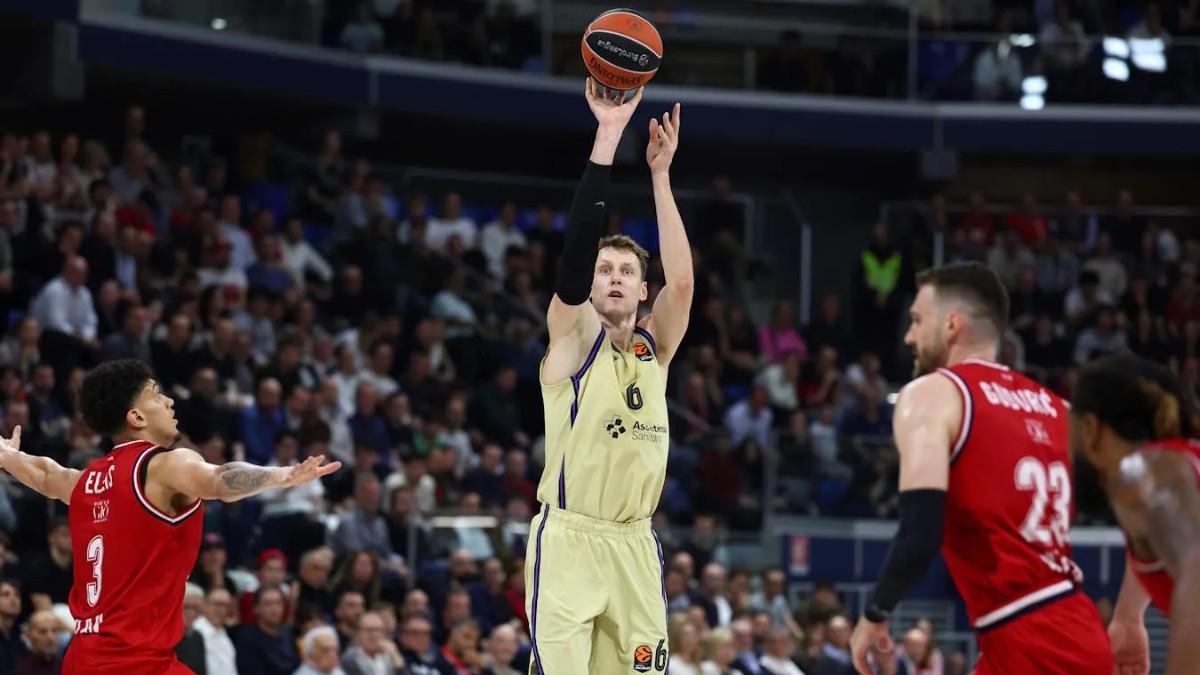 Jan Vesely, en el partido de Euroliga ante Olimpia Milano