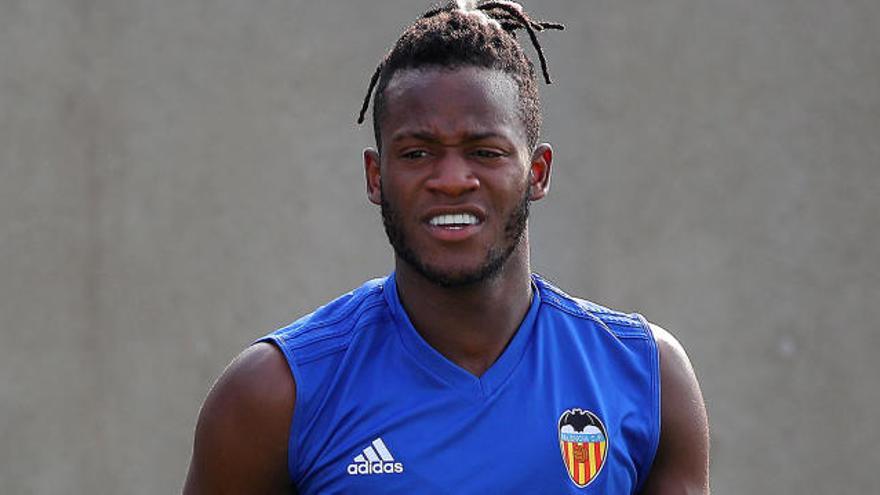 Batshuayi desmiente que esté pensando en irse al Chelsea