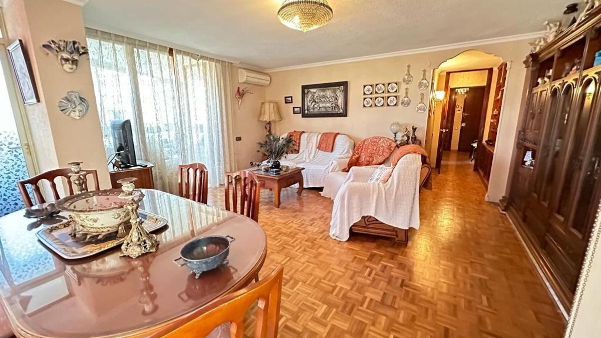 Piso acogedor en venta en la zona de Vistahermosa, Alicante