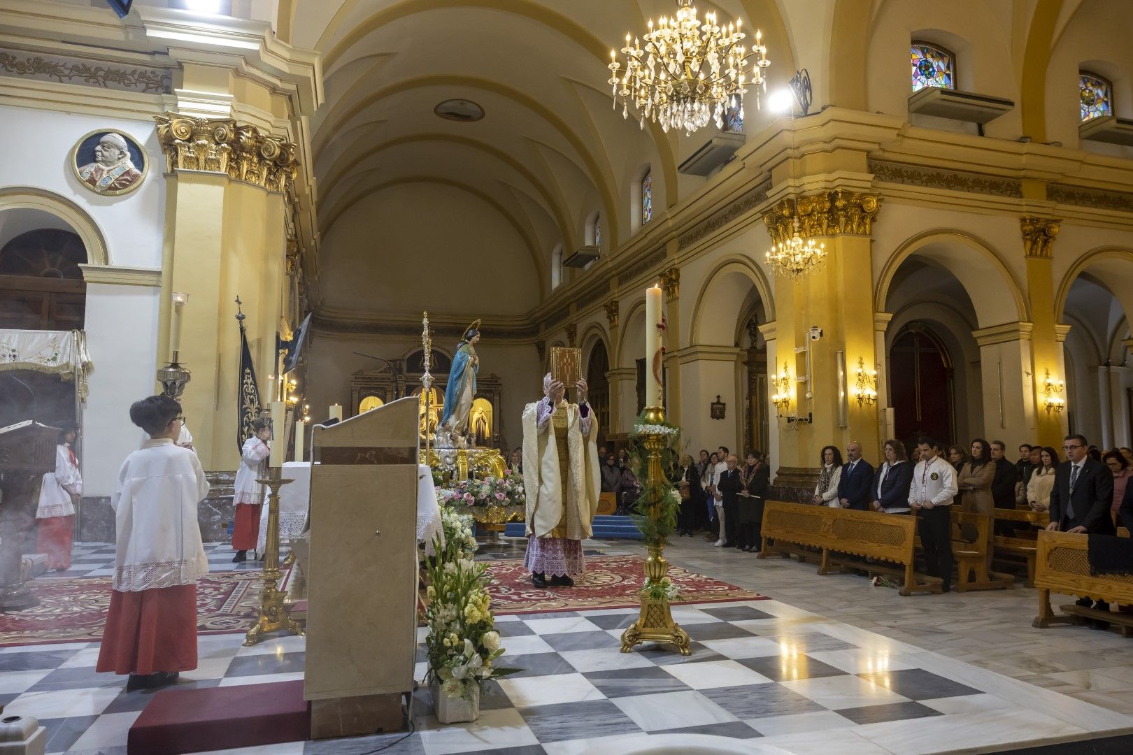 Emotivo Encuentro del Domingo de Resurrección en Torrevieja