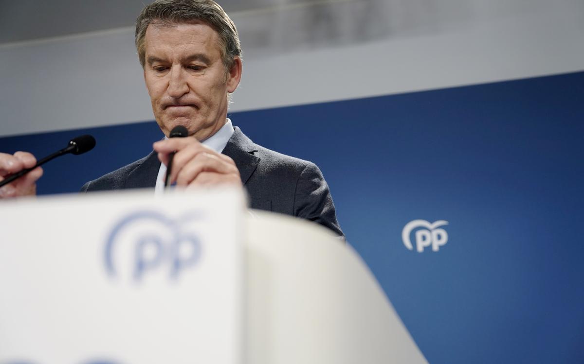 El presidente del Partido Popular, Alberto Núñez Feijóo, en la sede del partido, durante una declaración institucional