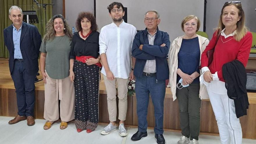 Ismael Ramos, no centro, na entrega do premio Lueiro Rey.   | // FDV