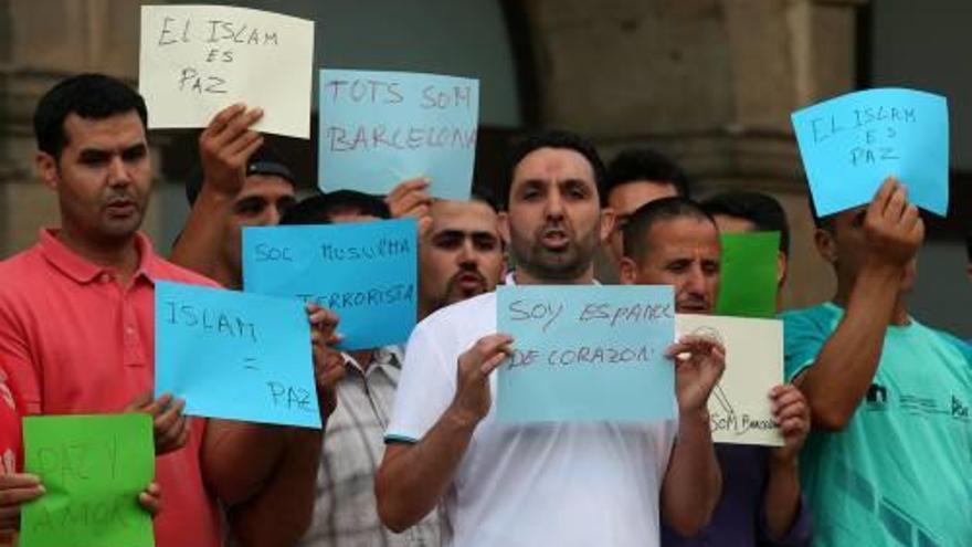 Manifestació de la comunitat islàmica de Ripoll, a l&#039;agost.