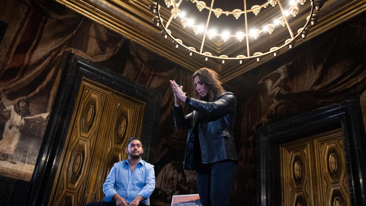 El Yiyo y Juan Amaya durante su actuación al término de la presentación de la gala.