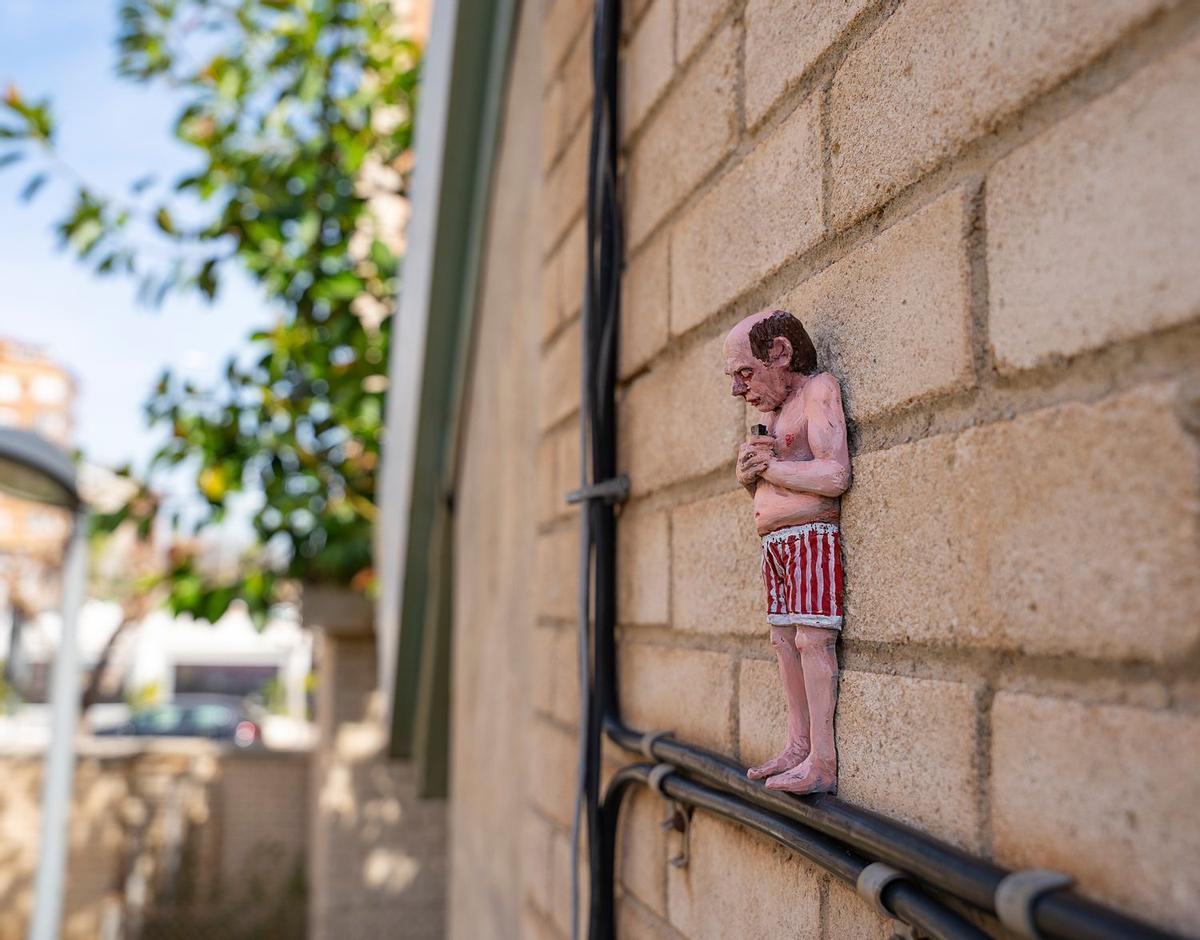 Una de las figuras escondidas en algún espacio público de Vila-real.