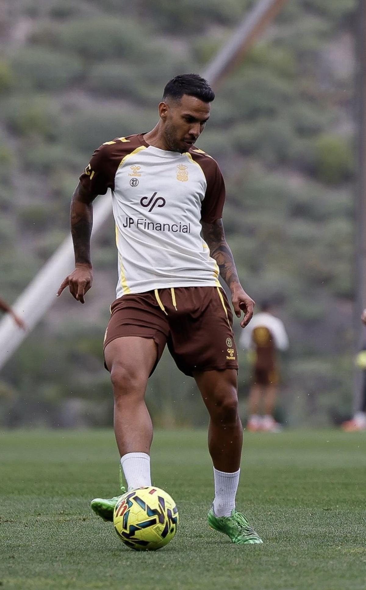 Jonathan Viera durante el entrenamiento de esta mañana en Barranco Seco.