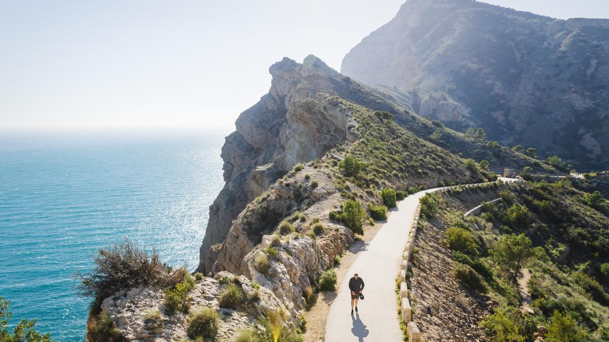 La ruta de senderismo más bonita para hacer con niños en Alicante