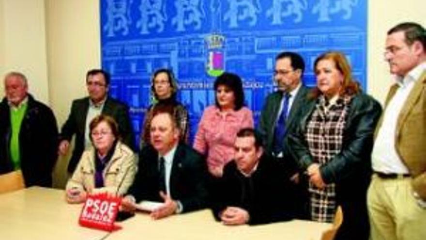 El PSOE lleva a Celdrán ante la justicia por negarle información