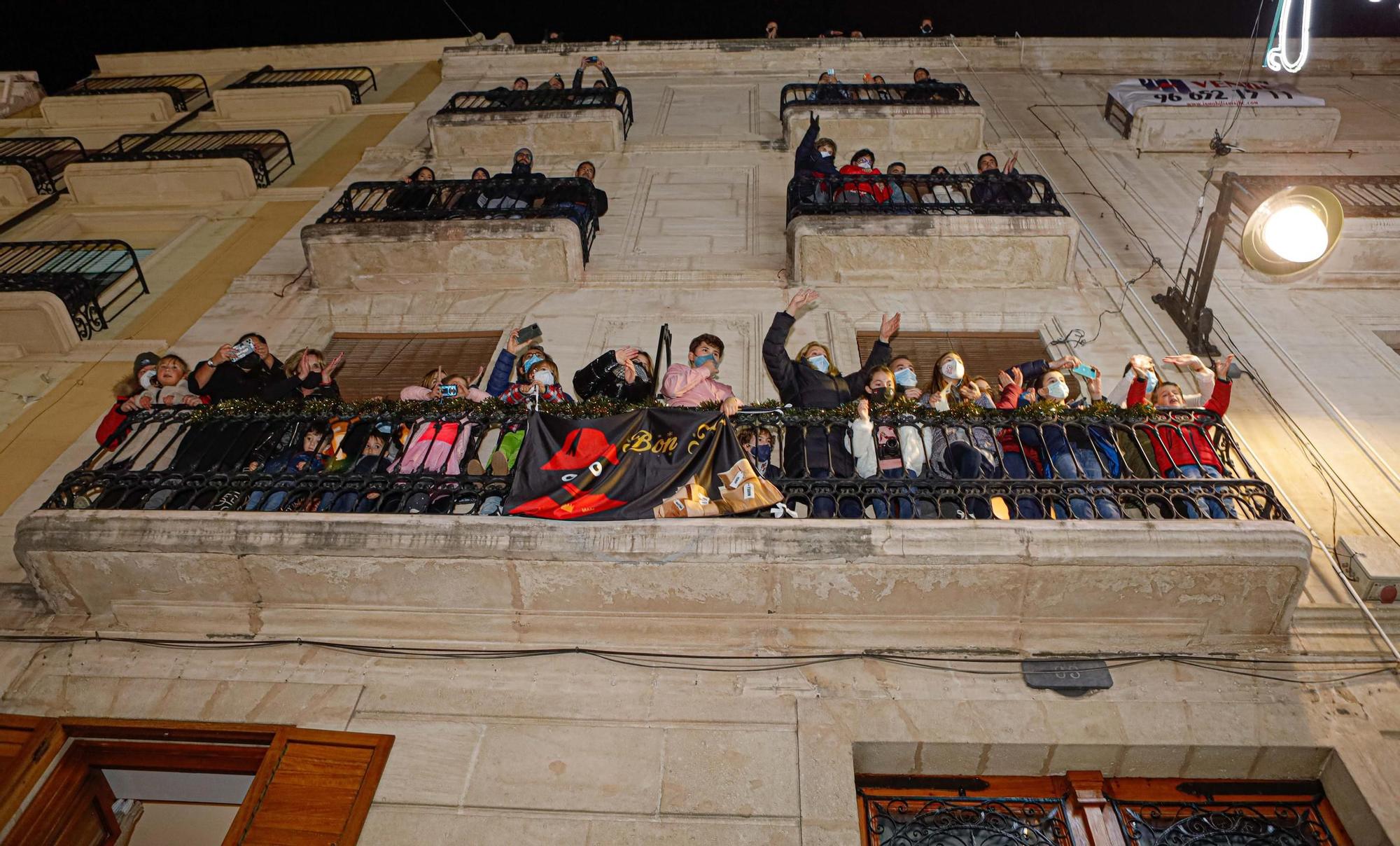 Sin abrazos  a los Reyes magos de Alcoy