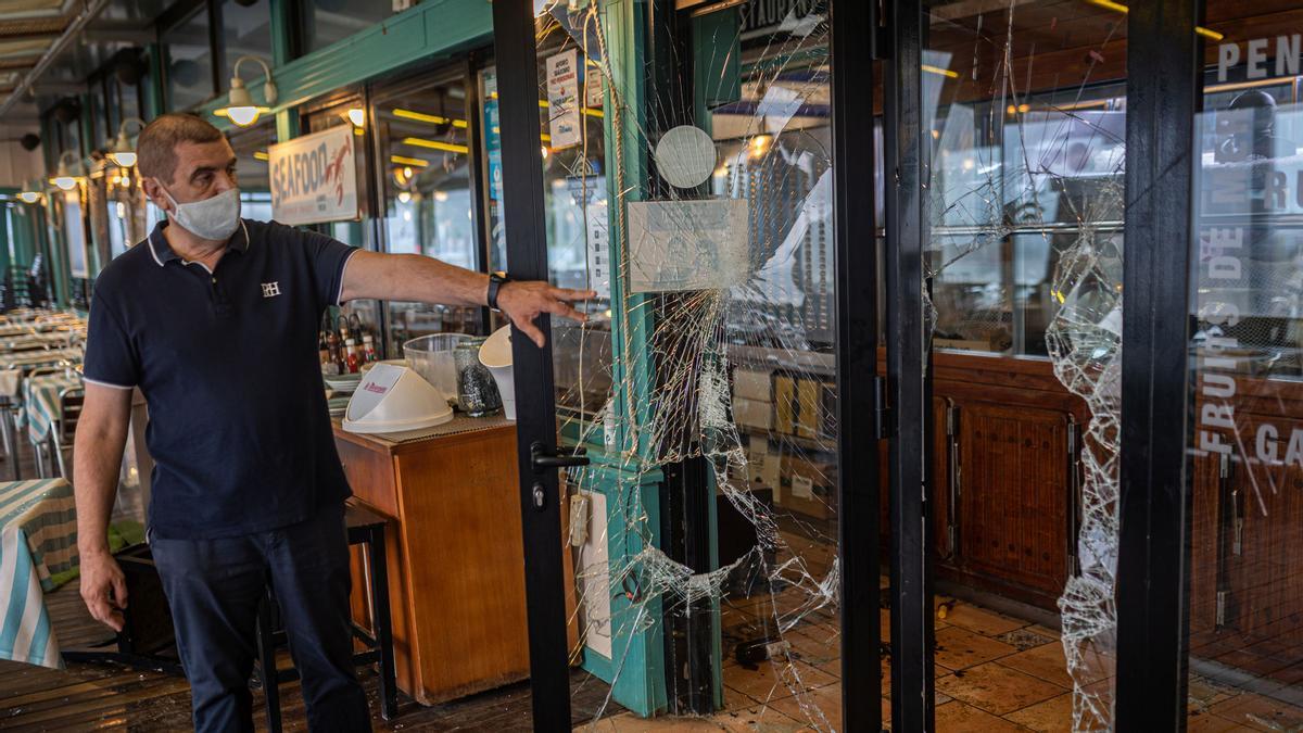 Destrozos en el Restaurante l'Escamarlà