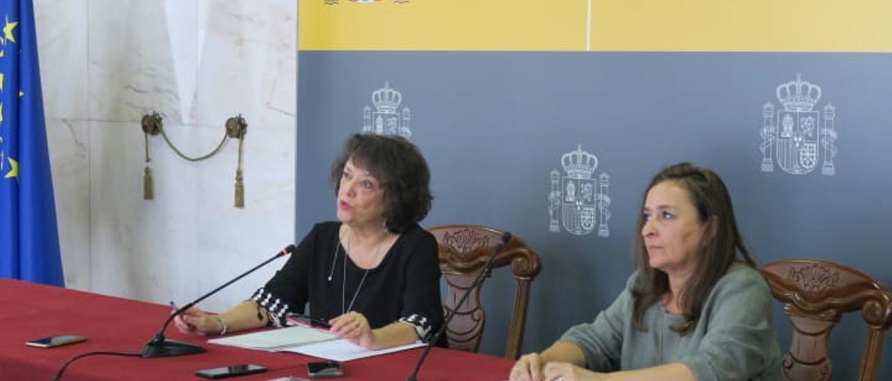 Rafi Valenzuela y Alicia Vilches, en la Subdelegación del Gobierno.