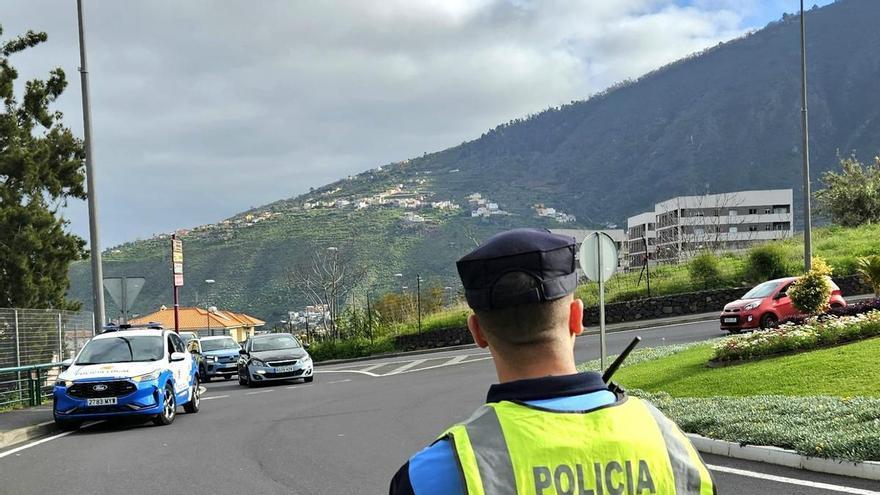 La Orotava limitará a 30 días el estacionamiento en la vía pública y prohibirá la venta de coches en la calle