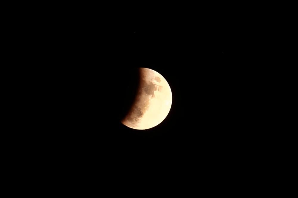 Eclipse lunar visto desde Santa Pola