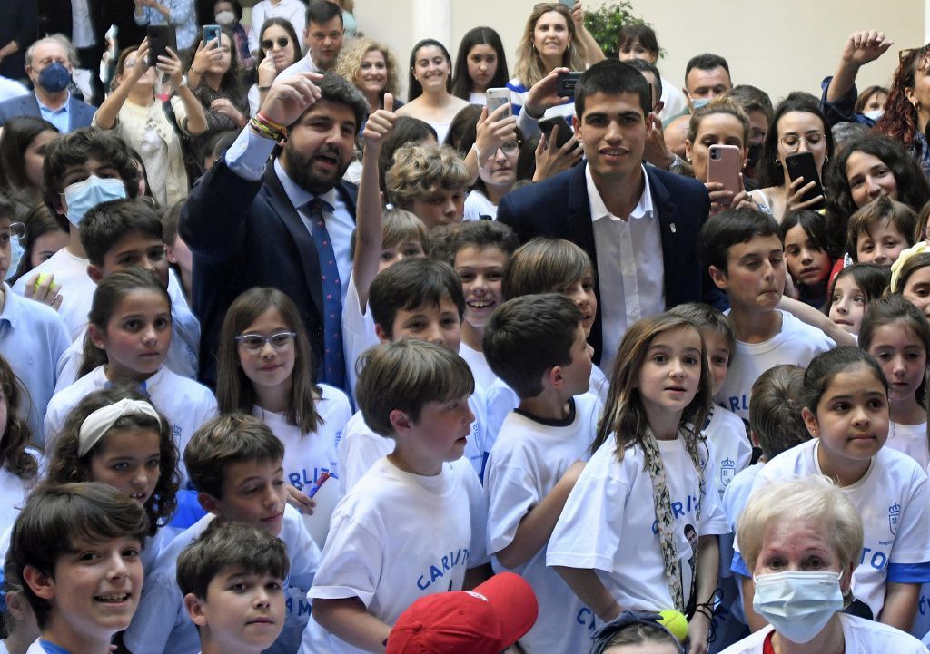 Carlos Alcaraz, en el recibimiento oficial tras su victoria en el Masters de Madrid