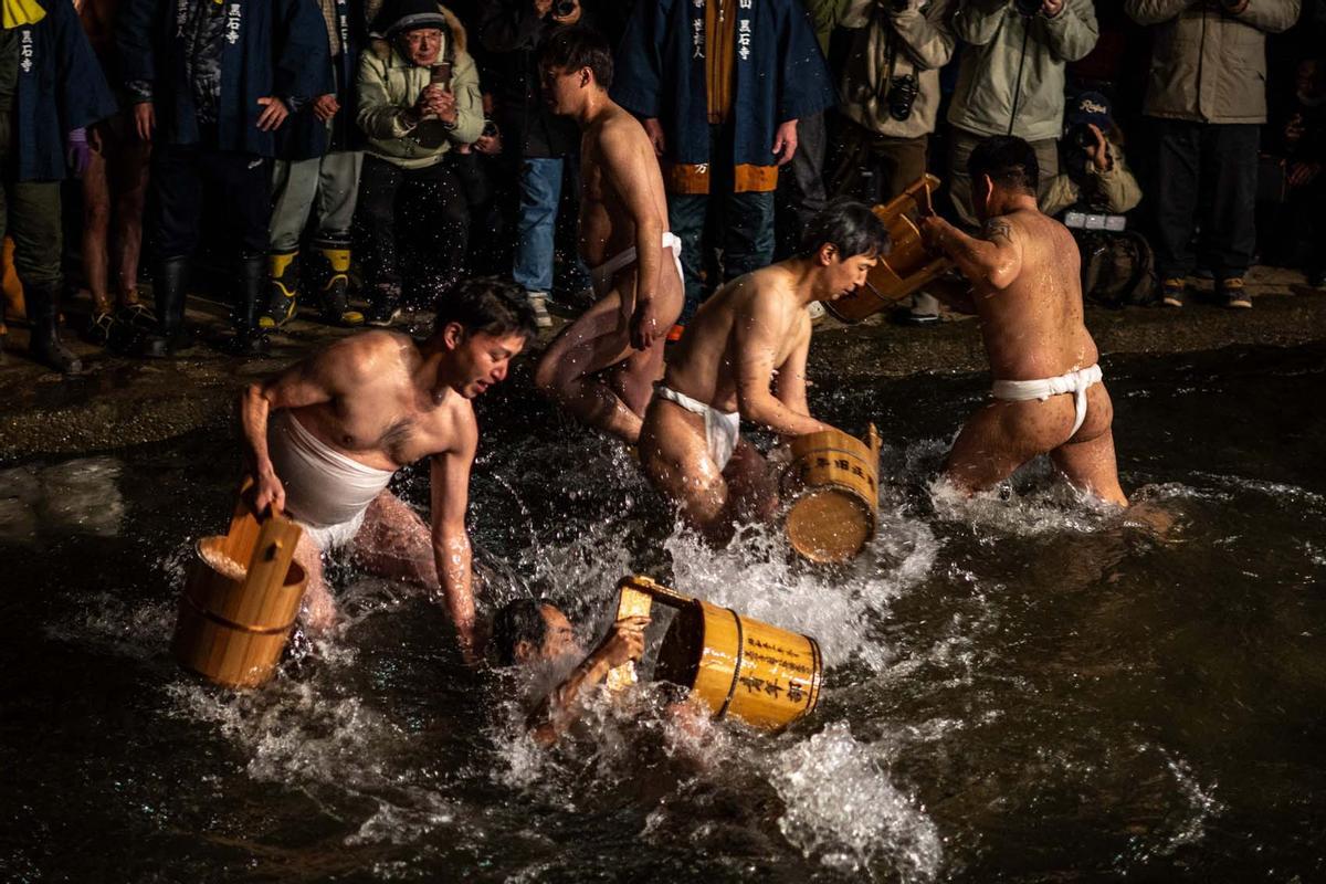 Ritual Sominsai, ampliamente considerado como uno de los festivales más extraños de Japón