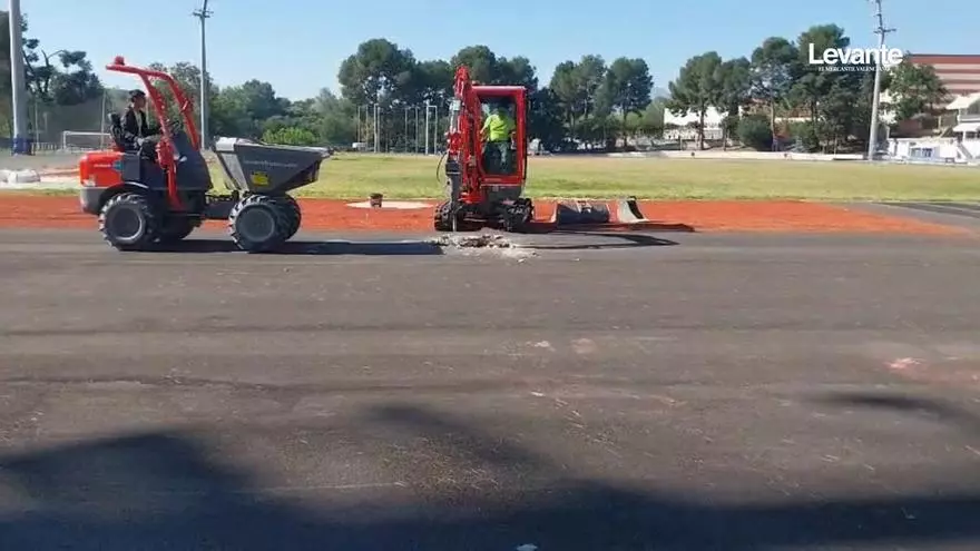 La empresa que ejecuta las obras de la pista de atletismo de Gandia trabajará también los fines de semana