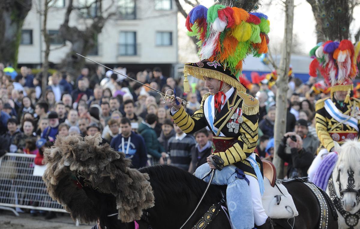 Un desfile de los Xenerais da Ulla celebrado en A Estrada