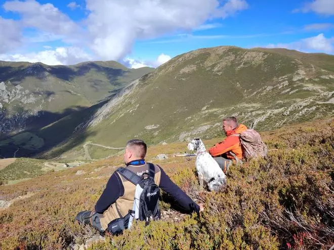 En imágenes: El día a día de la sociedad de cazadores "El Narcea"
