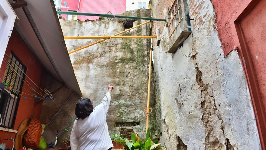 Vecina de Plasencia: “Tengo una casa en ruina sobre mi patio y cualquier día se me cae encima”