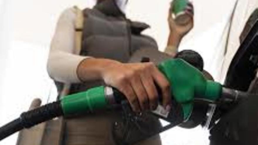 El incremento del impuesto al combustible alcanzará los dos céntimos por cada litro. | EL DÍA