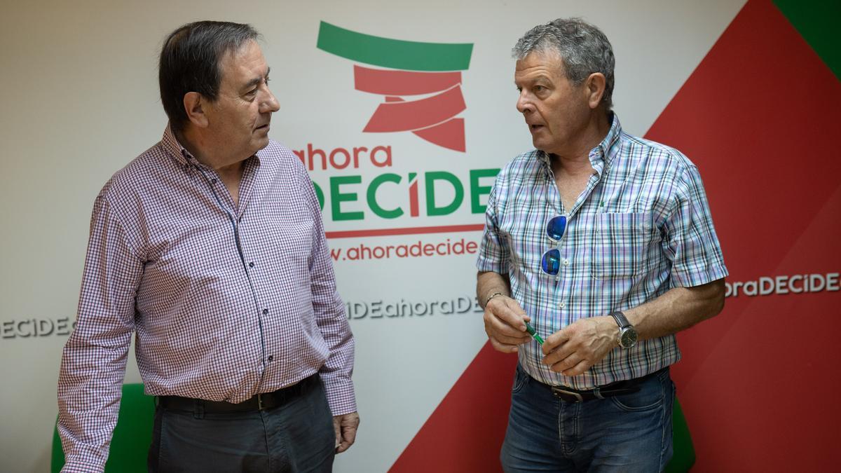 José Martín y Manuel Fuentes en la sede de Zamora Decide.