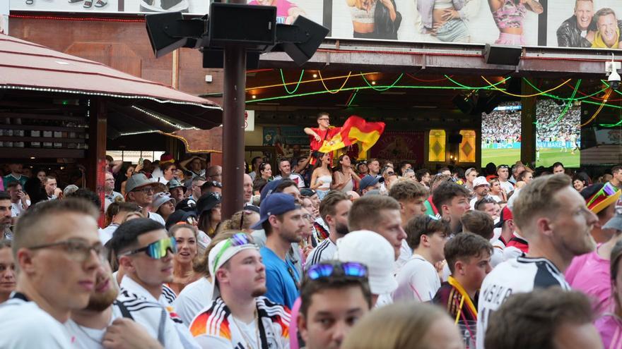 La Playa de Palma celebra como visitante el pase de España a las semifinales de la Eurocopa