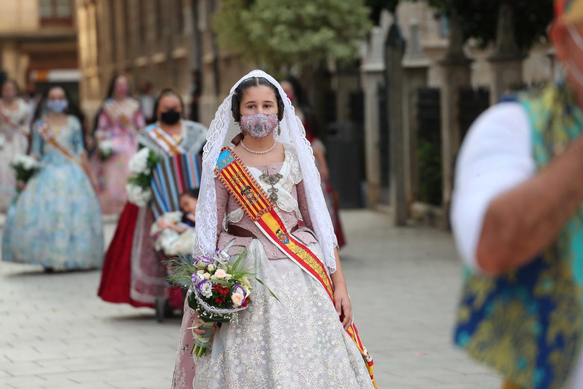 Búscate en el primer día de la ofrenda por la Calle Caballeros de las 20:00 a las 21:00