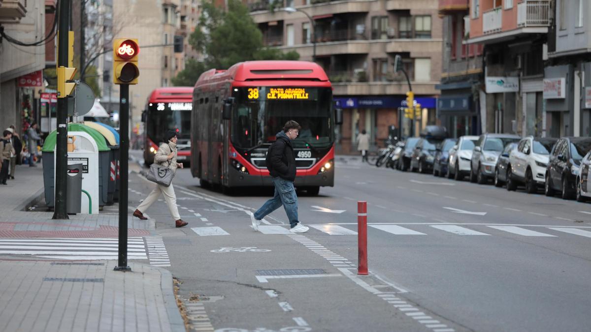La capital aragonesa se acerca a los datos prepandemia en transporte público.