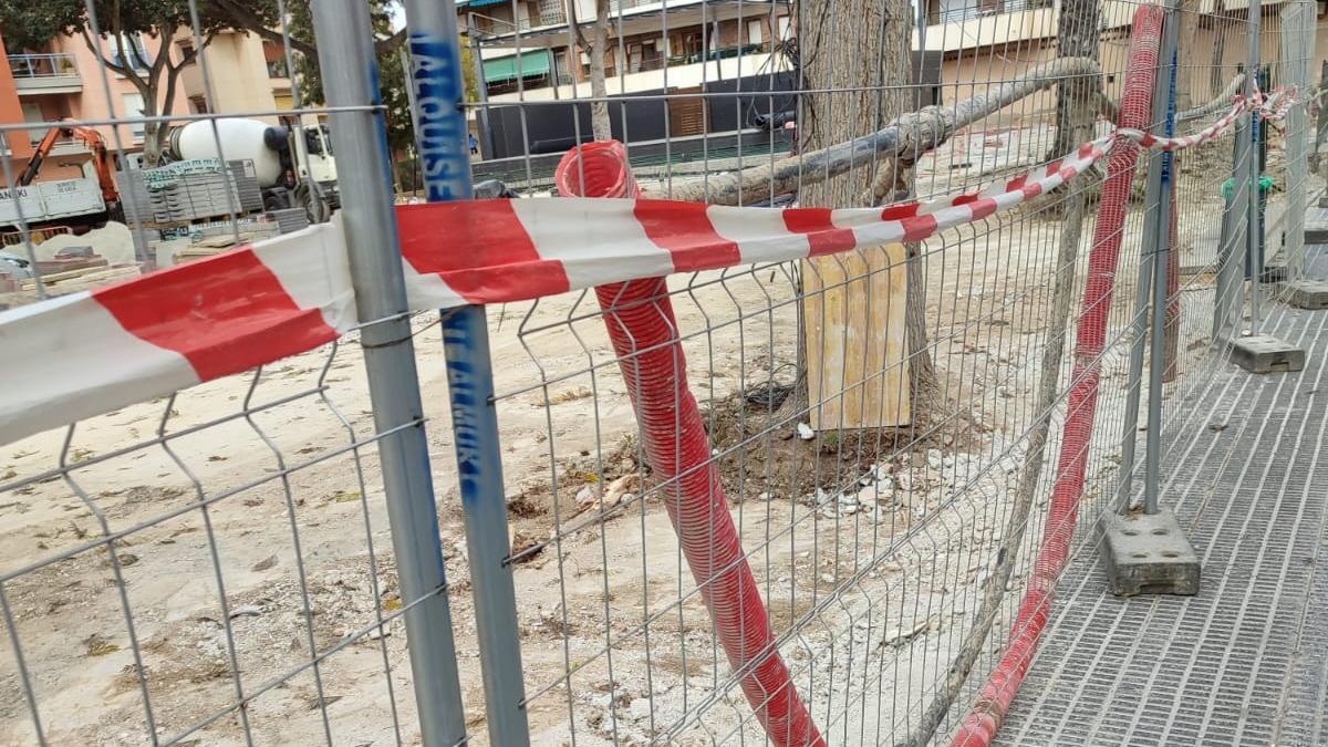 Las obras del parque del Huerto del Cura eliminan el vallado perimetral, según el PSOE
