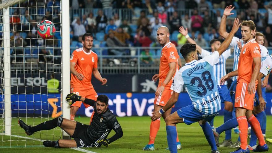 Málaga y Real Oviedo se midieron en La Rosaleda a finales de octubre