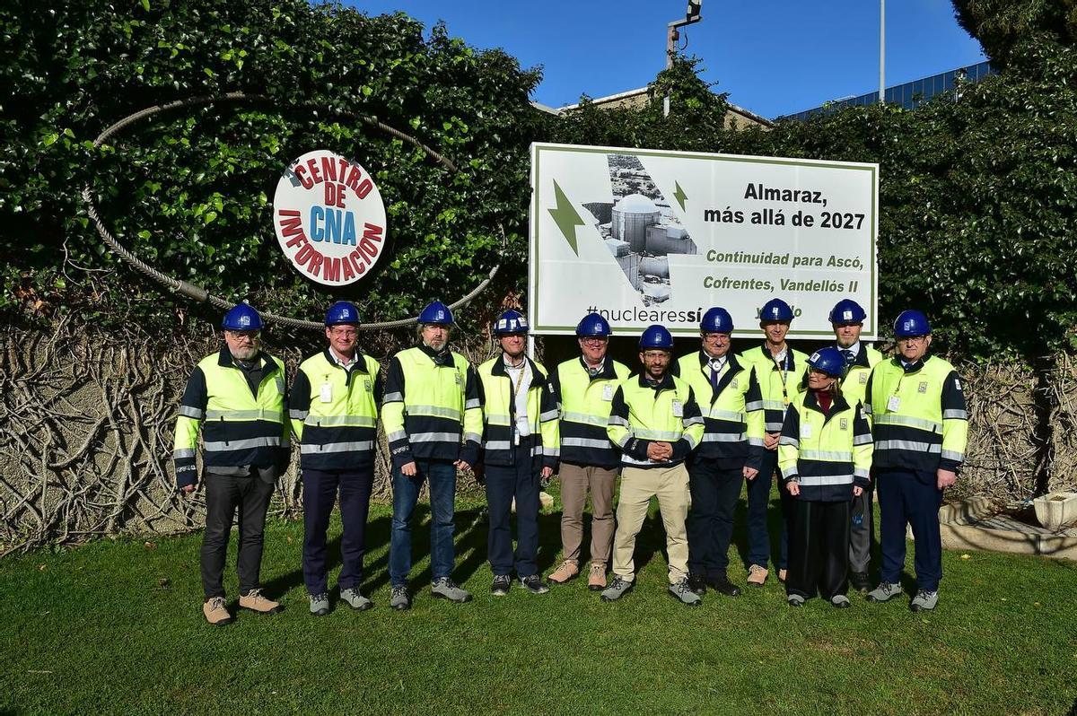 Fotogalería | La delegación de eurodiputados visita Almaraz y conoce de primera mano el funcionamiento de la central nuclear
