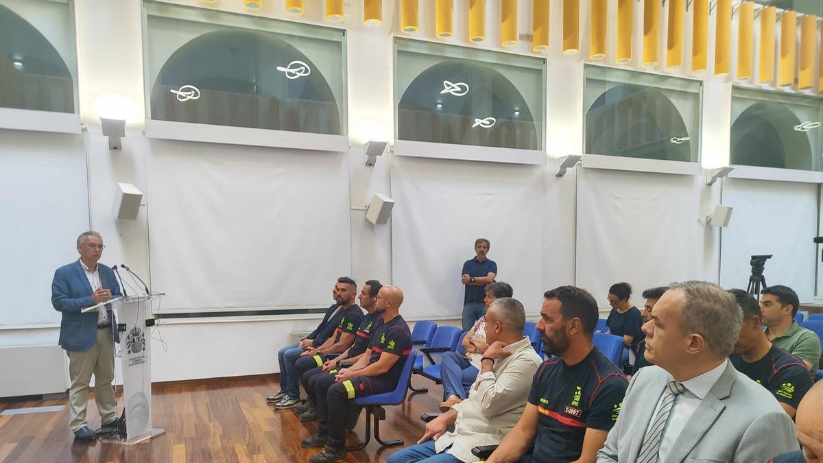 Los bomberos de la Diputación de Badajoz que han estado en Venezula han sido recibidos hoy en la Delegación del Gobierno.