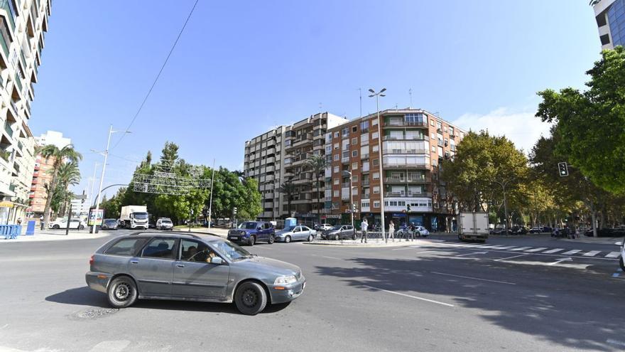 Uno de los cruces donde se colocarán las cámaras de bajas emisiones. | IVÁN J. URQUÍZAR